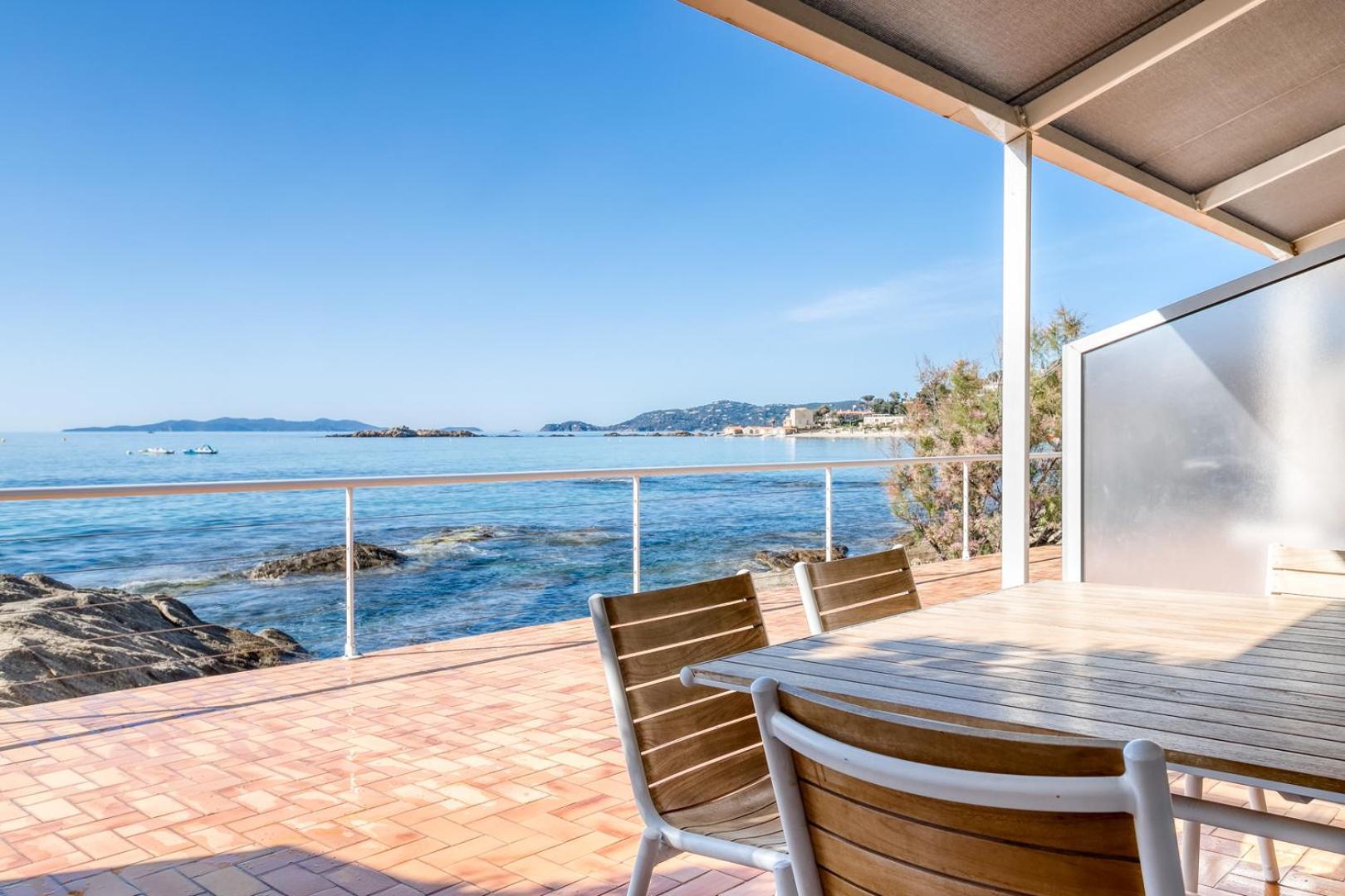 Roc Hotel - Hotel 4 Etoiles Les Pieds Dans L'Eau Le Lavandou Εξωτερικό φωτογραφία