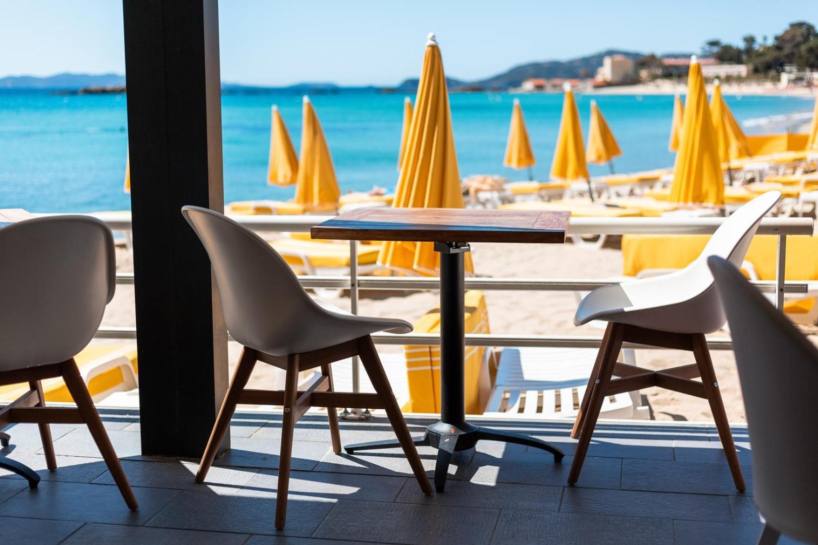 Roc Hotel - Hotel 4 Etoiles Les Pieds Dans L'Eau Le Lavandou Εξωτερικό φωτογραφία