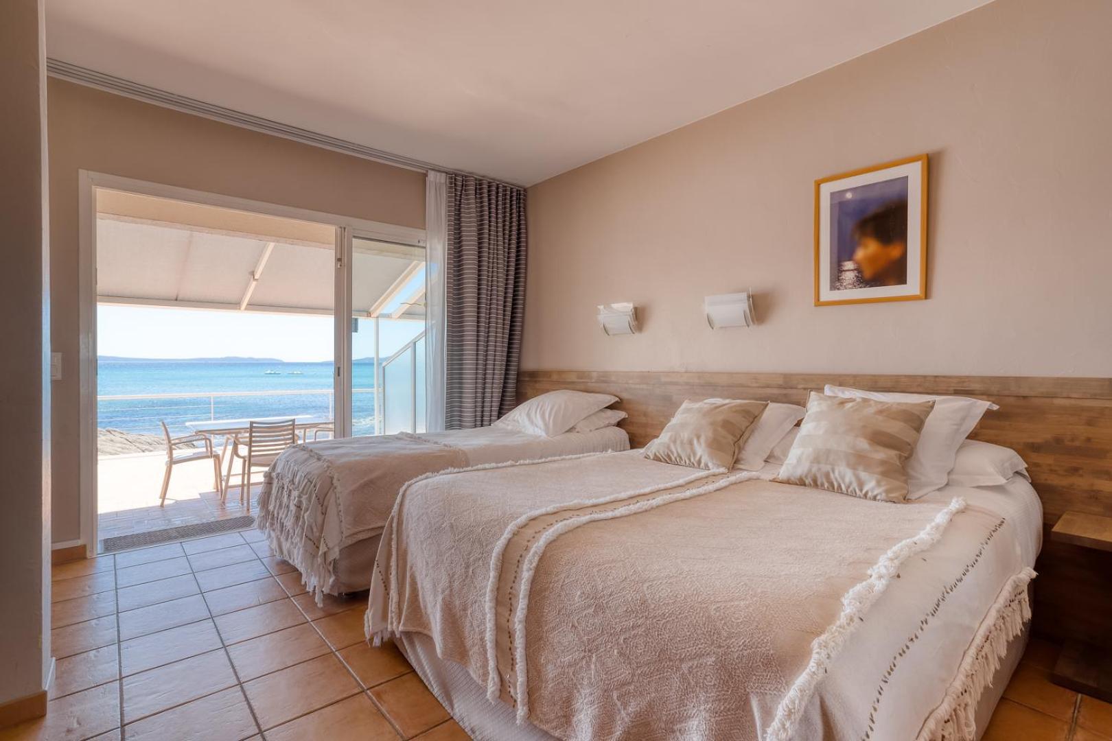 Roc Hotel - Hotel 4 Etoiles Les Pieds Dans L'Eau Le Lavandou Εξωτερικό φωτογραφία