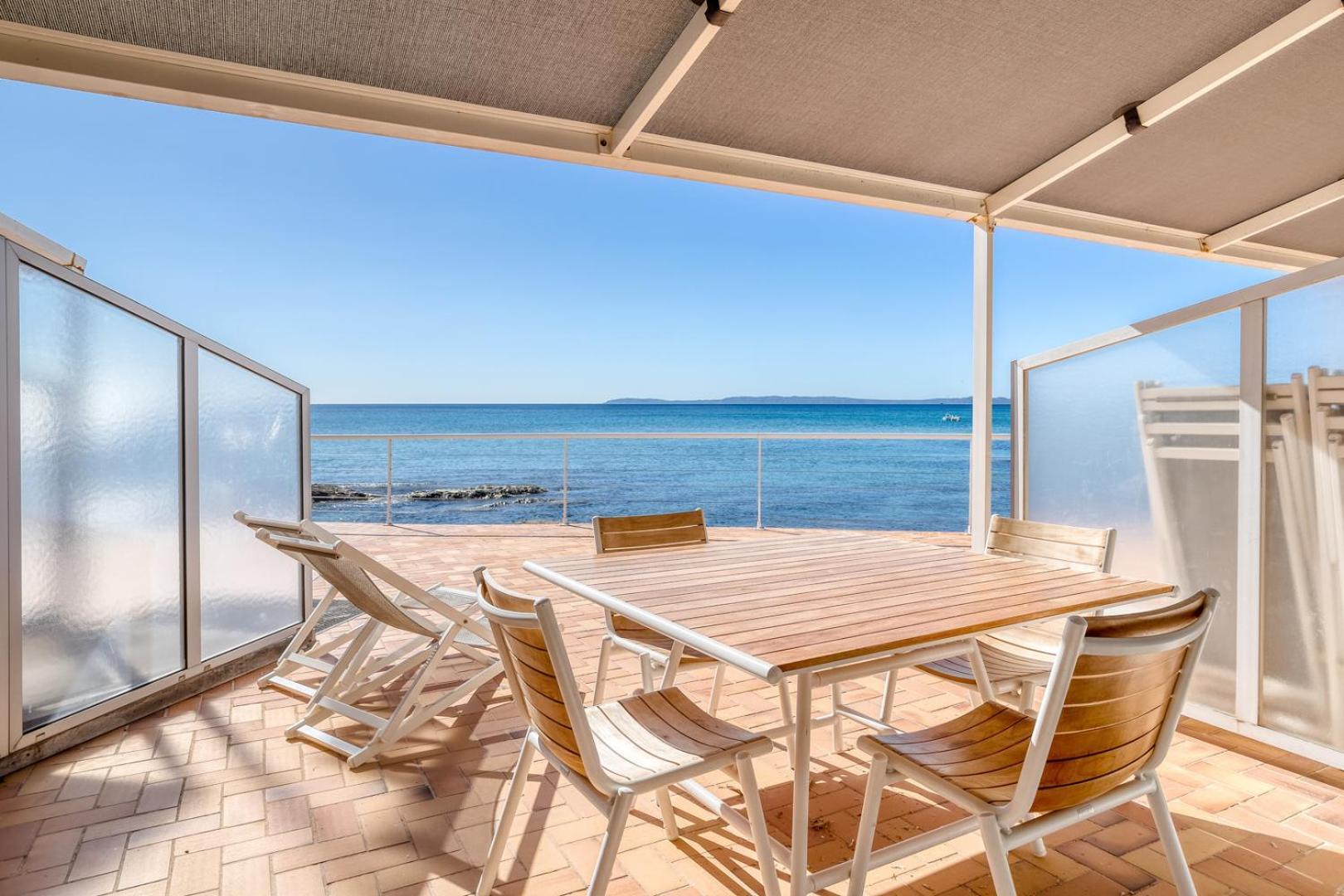 Roc Hotel - Hotel 4 Etoiles Les Pieds Dans L'Eau Le Lavandou Εξωτερικό φωτογραφία