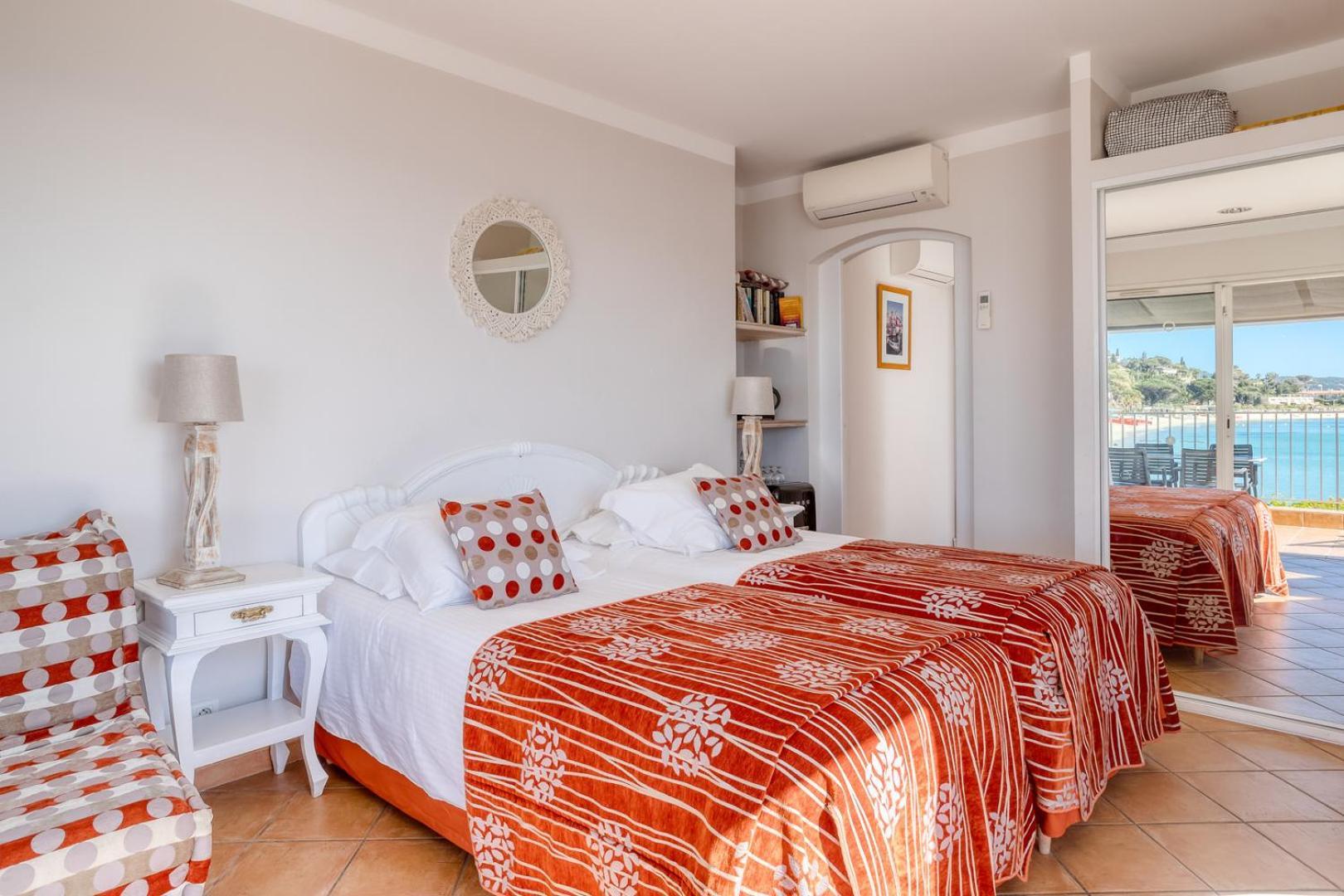 Roc Hotel - Hotel 4 Etoiles Les Pieds Dans L'Eau Le Lavandou Εξωτερικό φωτογραφία