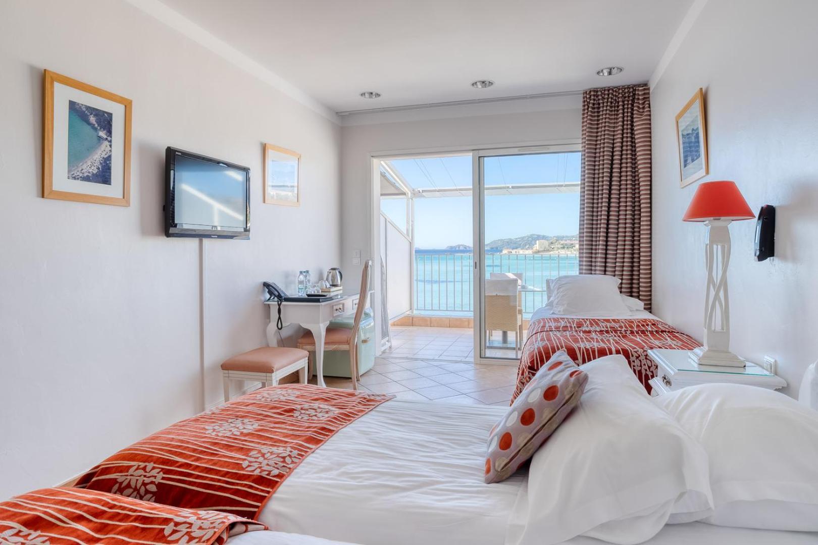 Roc Hotel - Hotel 4 Etoiles Les Pieds Dans L'Eau Le Lavandou Εξωτερικό φωτογραφία