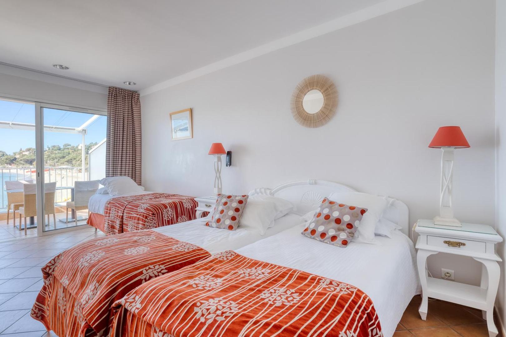 Roc Hotel - Hotel 4 Etoiles Les Pieds Dans L'Eau Le Lavandou Εξωτερικό φωτογραφία