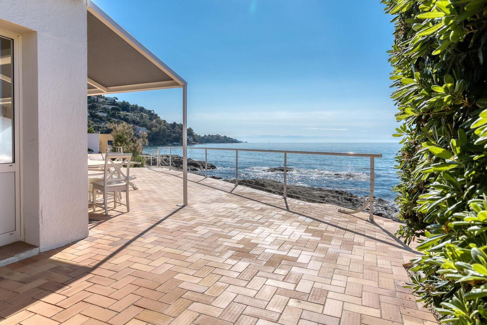 Roc Hotel - Hotel 4 Etoiles Les Pieds Dans L'Eau Le Lavandou Εξωτερικό φωτογραφία