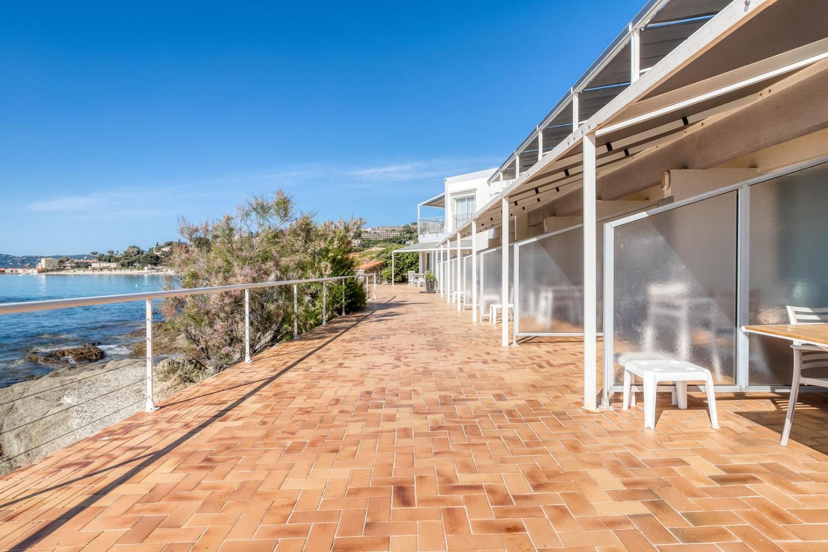 Roc Hotel - Hotel 4 Etoiles Les Pieds Dans L'Eau Le Lavandou Εξωτερικό φωτογραφία