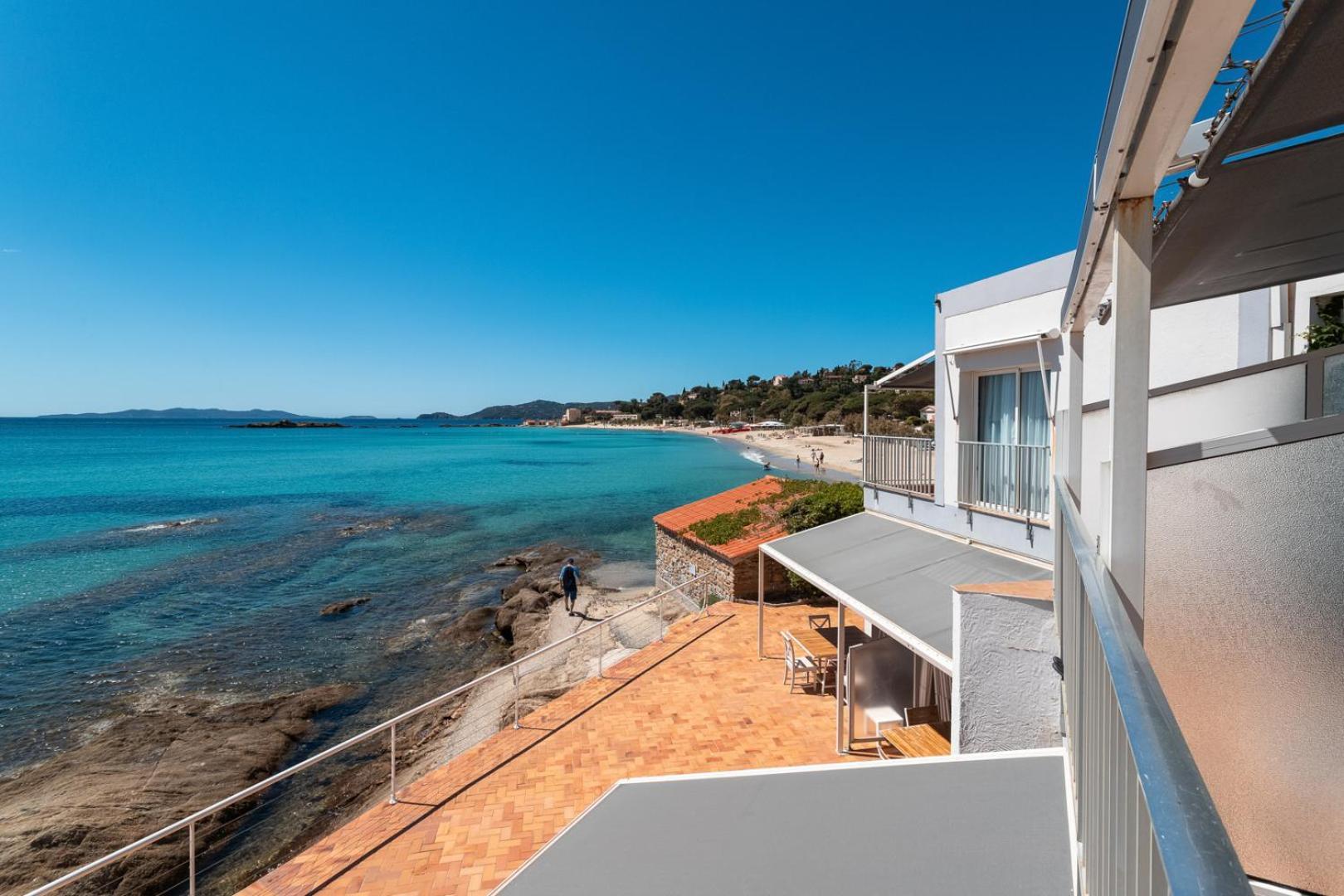 Roc Hotel - Hotel 4 Etoiles Les Pieds Dans L'Eau Le Lavandou Εξωτερικό φωτογραφία