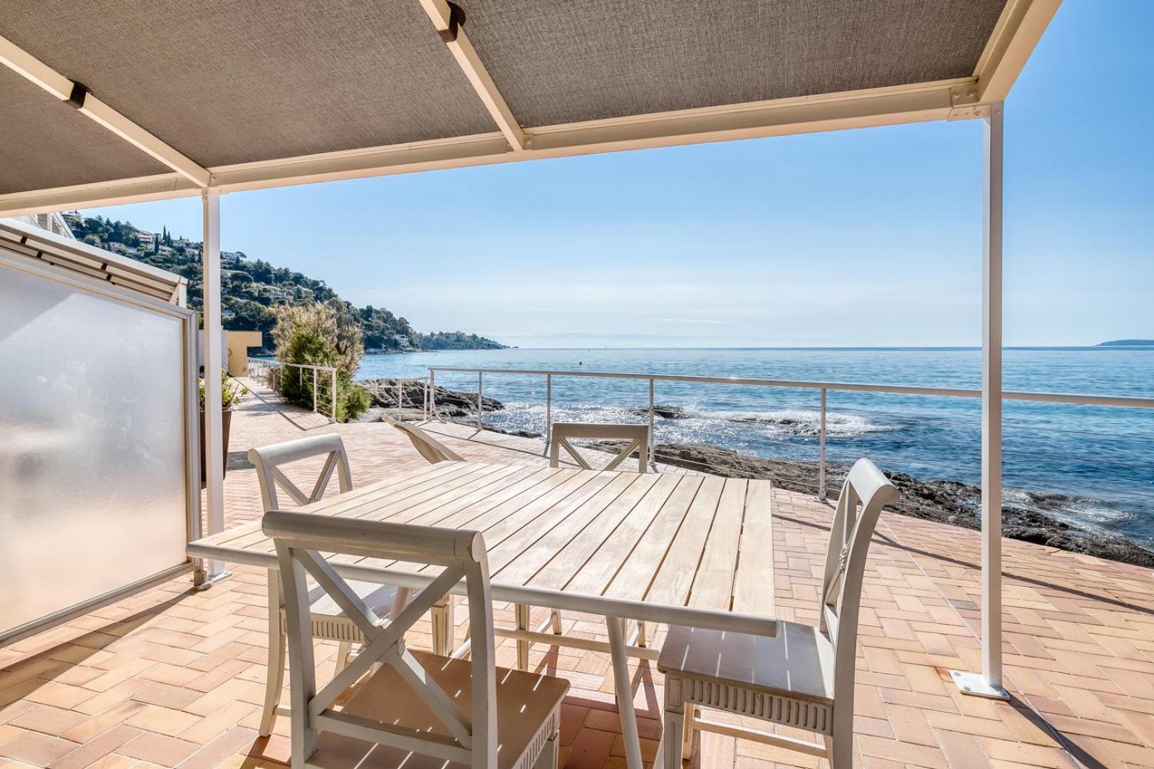 Roc Hotel - Hotel 4 Etoiles Les Pieds Dans L'Eau Le Lavandou Εξωτερικό φωτογραφία