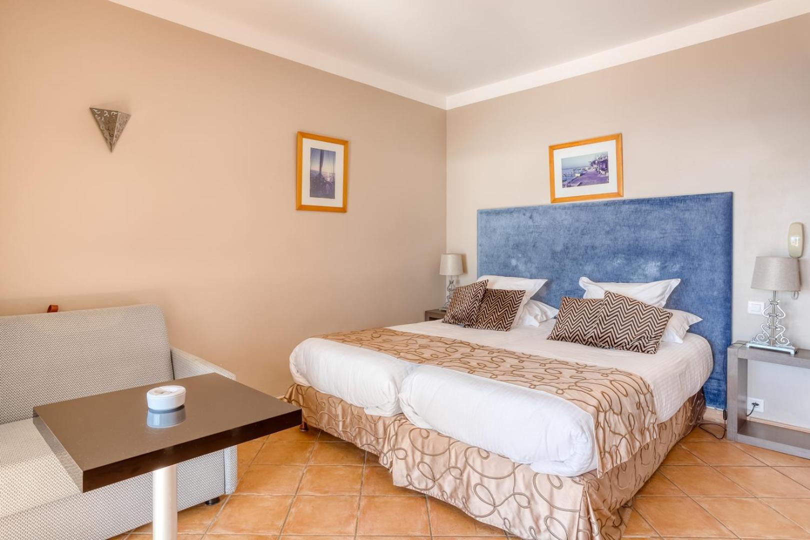 Roc Hotel - Hotel 4 Etoiles Les Pieds Dans L'Eau Le Lavandou Εξωτερικό φωτογραφία