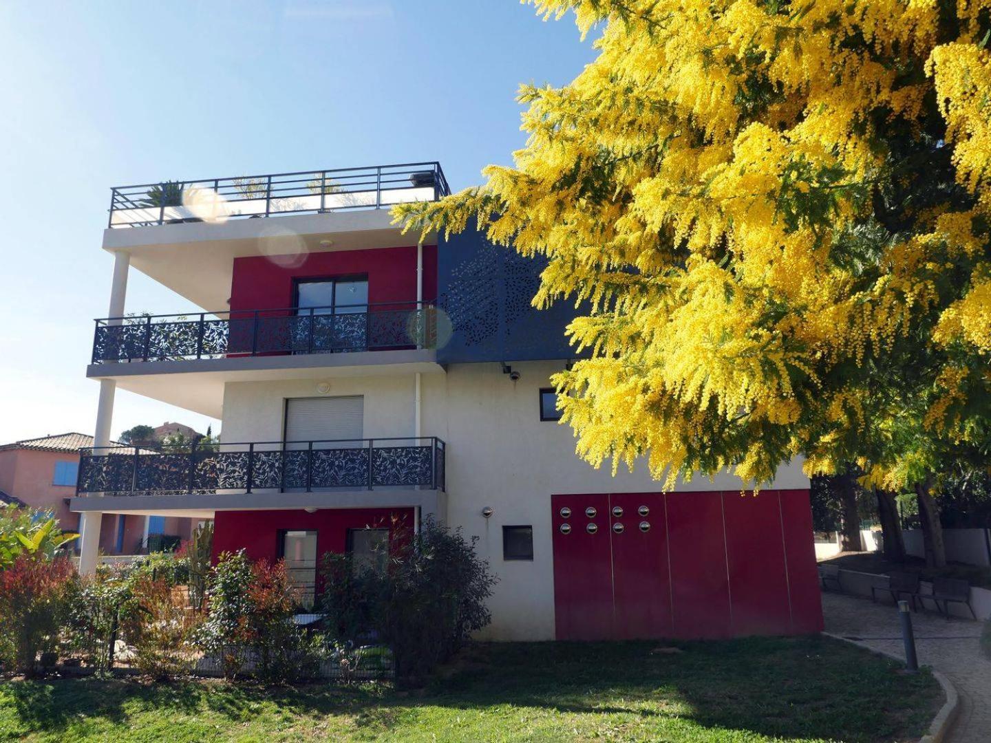 Roc Hotel - Hotel 4 Etoiles Les Pieds Dans L'Eau Le Lavandou Εξωτερικό φωτογραφία