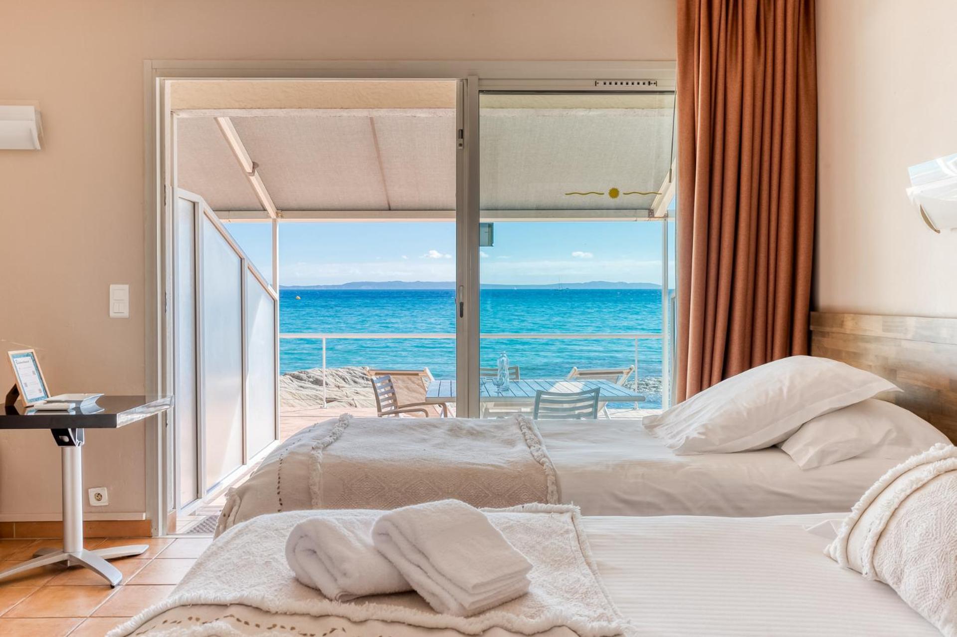 Roc Hotel - Hotel 4 Etoiles Les Pieds Dans L'Eau Le Lavandou Εξωτερικό φωτογραφία